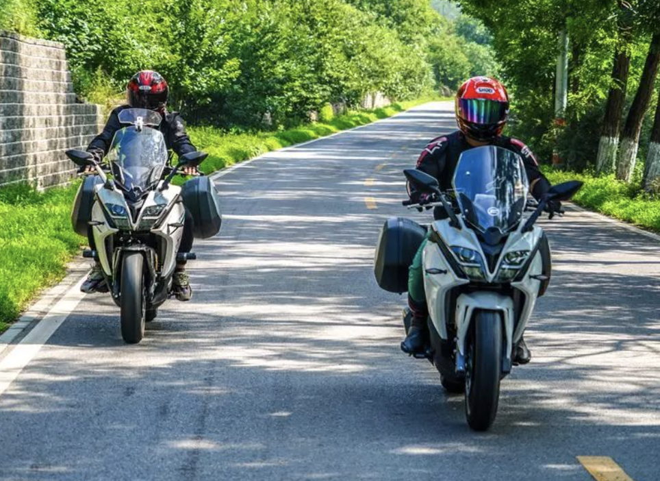 摩托学院|肉包铁不安全？这些安全驾驶经验老司机也用得上