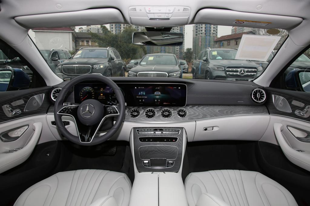 奔驰CLS售价57.68万元起 欢迎试乘试驾。