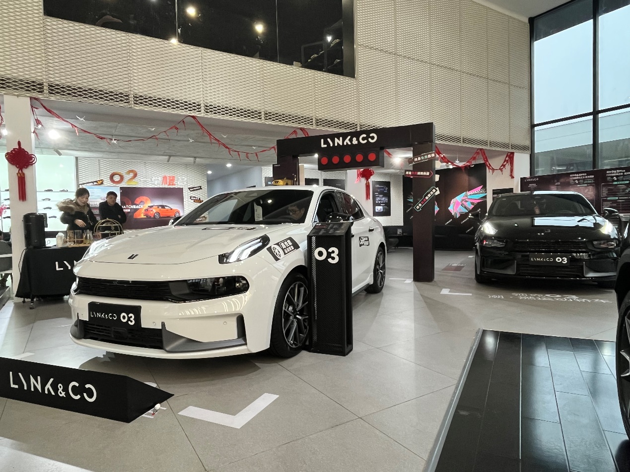 探店自主品牌4S店：到底哪个品牌优惠大？提车还要等吗？