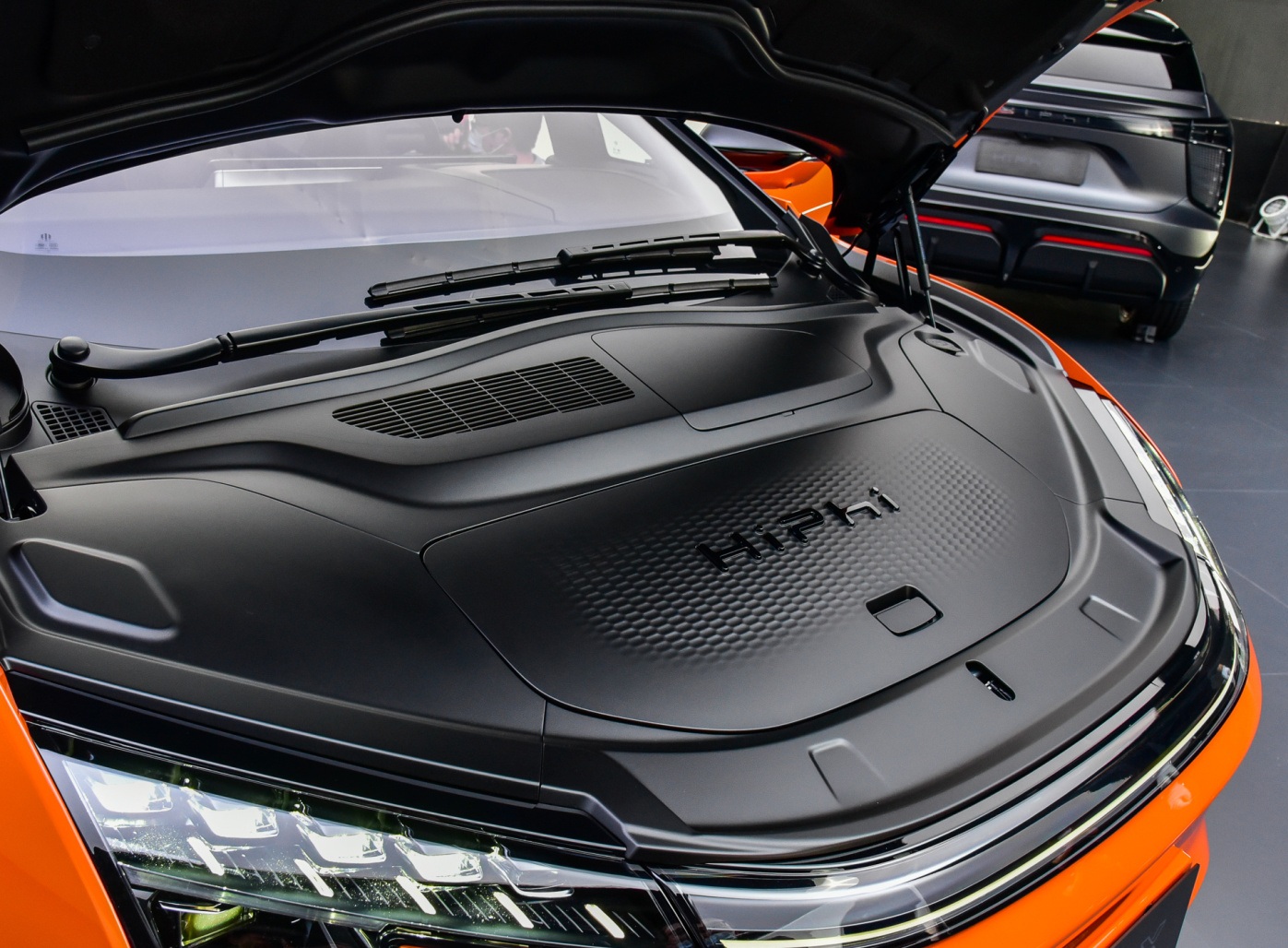 国产电动SUV的“天花板”，顶配80万，3.9s破百，实拍高合HiPhi X