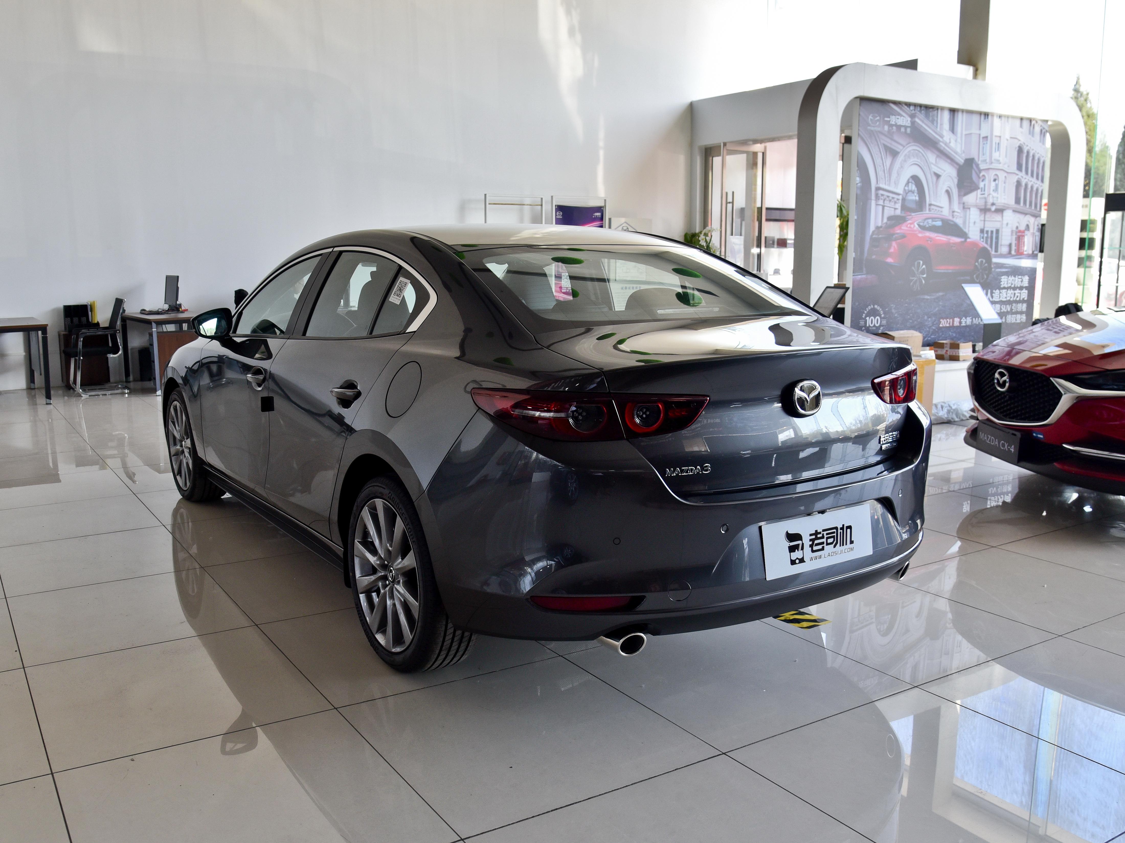 综合油耗5.8L，操控小能手，勺子灯， 实拍马自达3 昂克赛拉