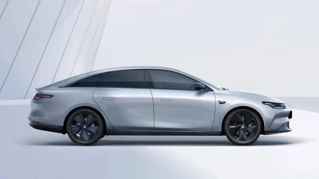 20万~50万，除了比亚迪汉，还有这些纯电中大型轿车可选！