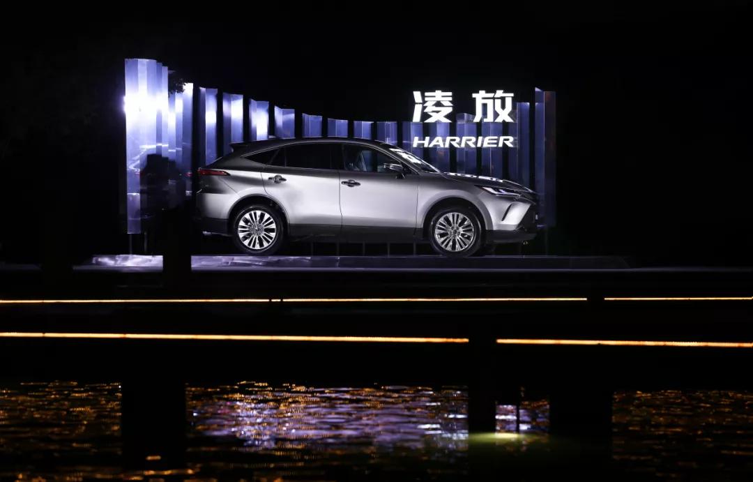 比RAV4荣放更大更豪华，一汽丰田凌放Harrier到底什么来头？