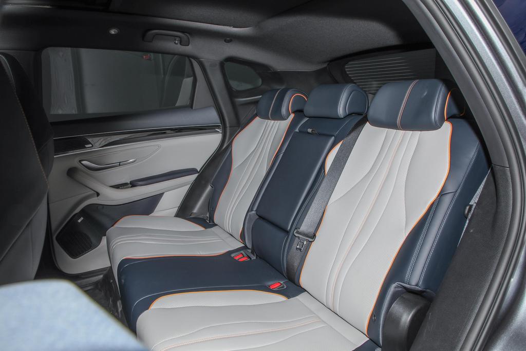 宋PLUS新能源 空间大就完事了