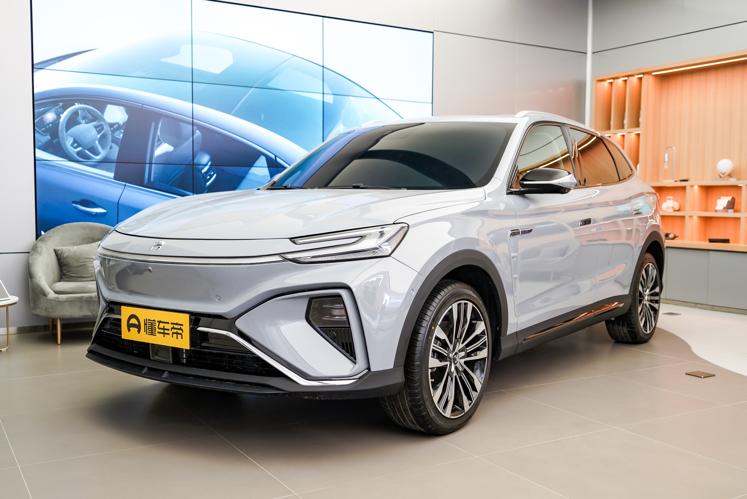 国产纯电SUV，续航505km，轴距2800mm，飞凡MARVEL R整体如何？