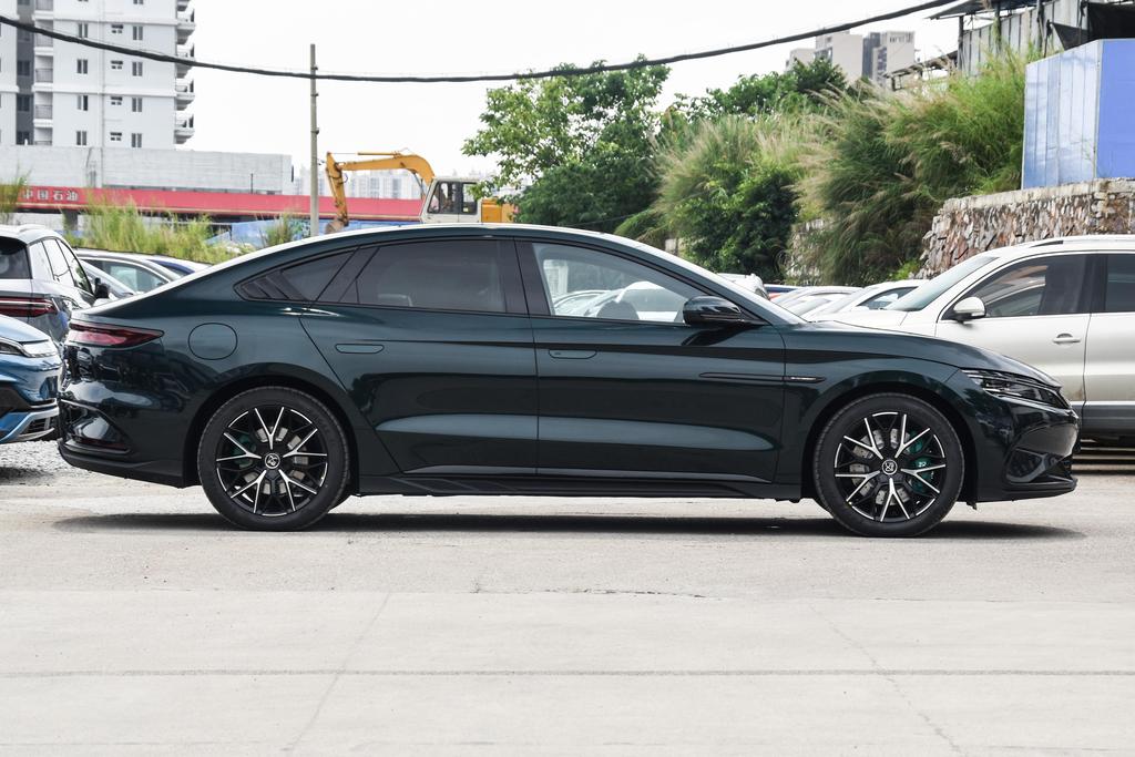 比亚迪汉EV 续航605km纯电豪华轿车