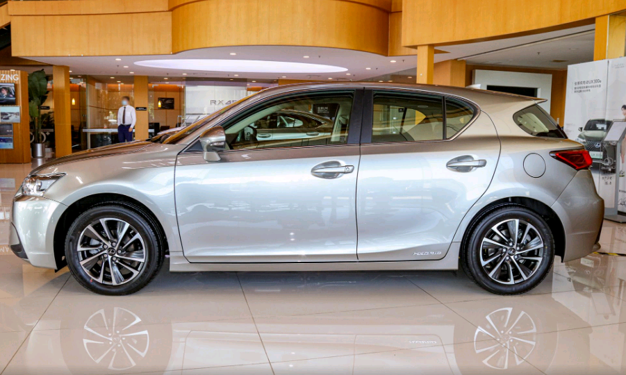 事实上,这辆雷克萨斯ct的定义就是一辆紧凑型的两厢车