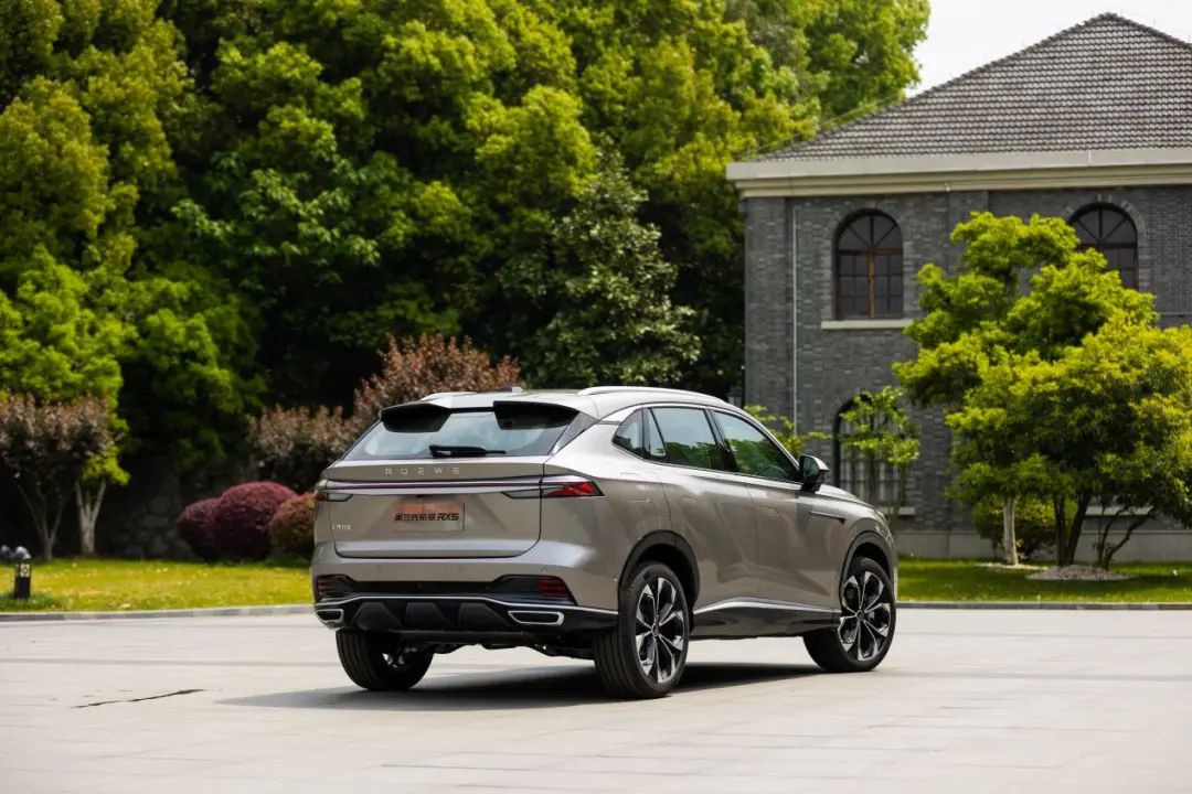 第三代荣威RX5设计夸张，1.5T马力达188匹，能重回巅峰吗？