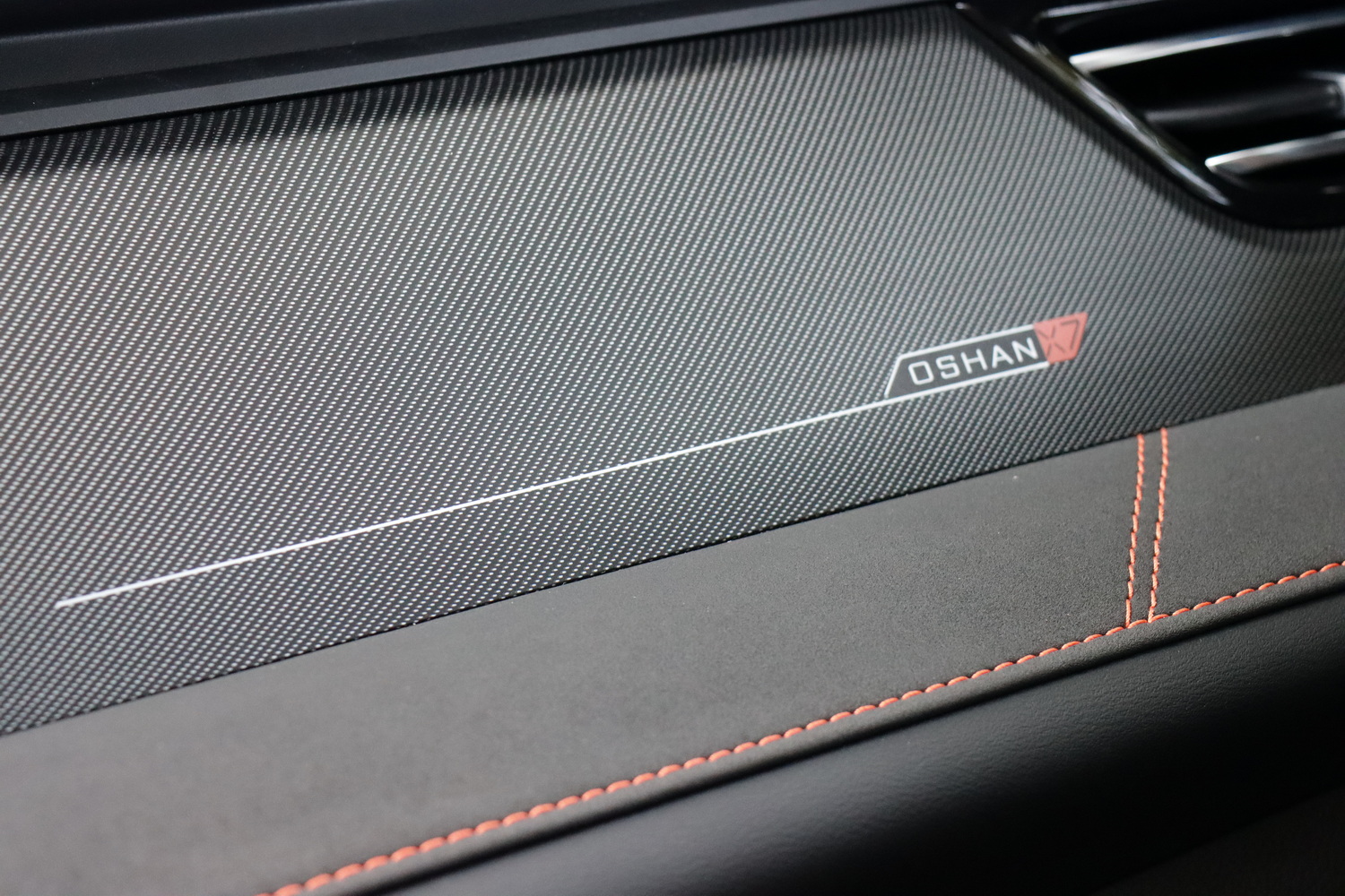高智能大5座SUV 试驾长安欧尚X7 PLUS