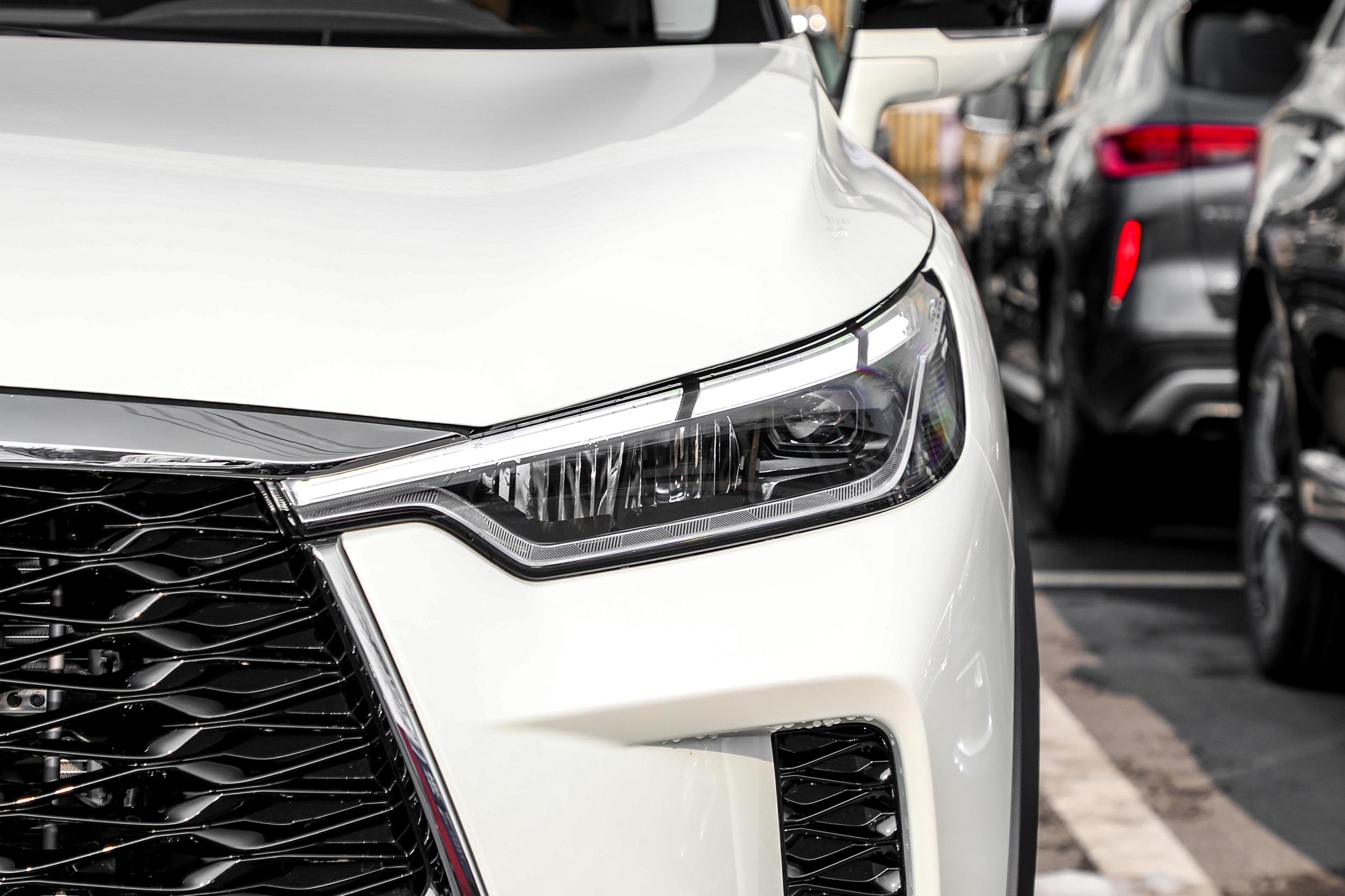 英菲尼迪QX60上市，2.0T Vc-Turbo+9AT，39.98万起有竞争力吗？