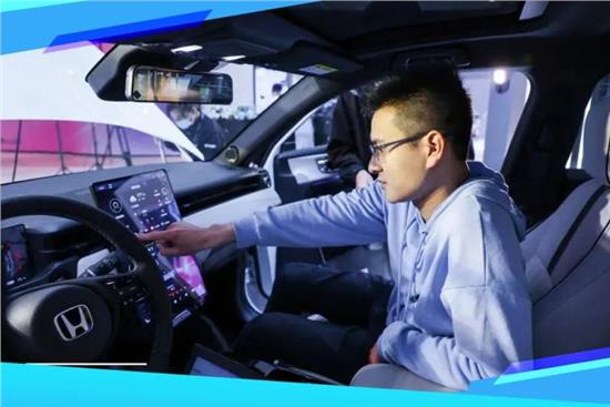 e:NS1满电登场 助力电动化转型再提速