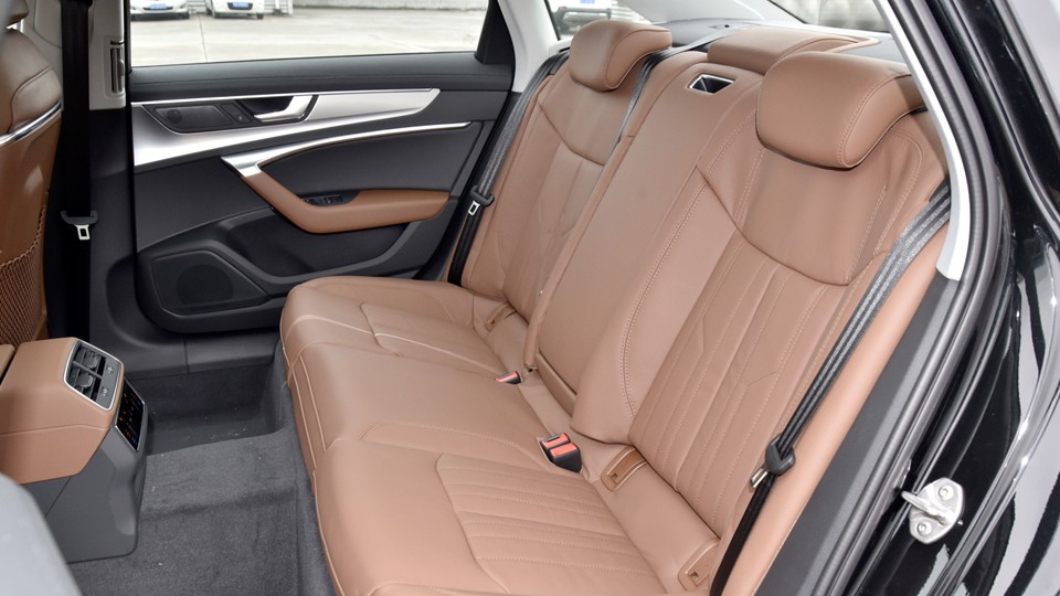 奥迪A6L≈不太差钱，现在买它的多是当年开大众的？