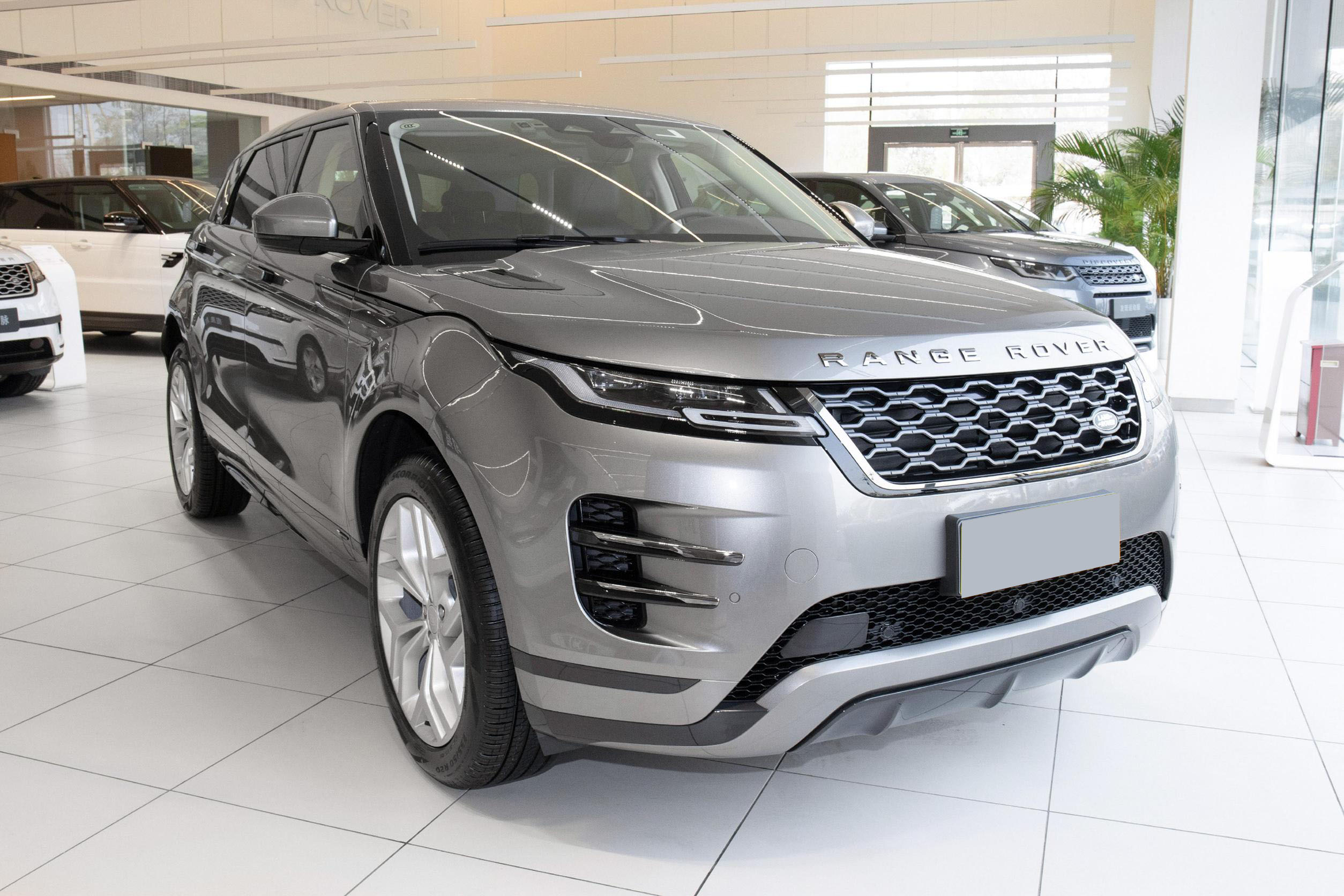 曾经加价也要买,现在降价打折的豪华高档入门suv,实拍揽胜极光