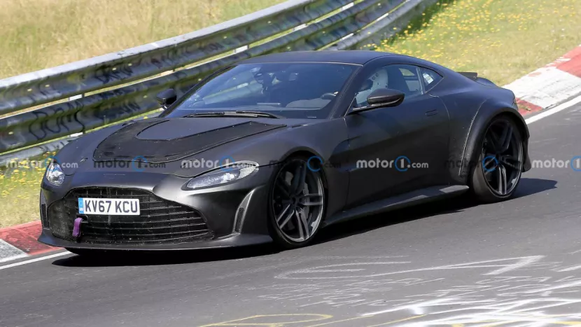 奔驰CLS取消1.5T发动机；路特斯停产三款燃油跑车