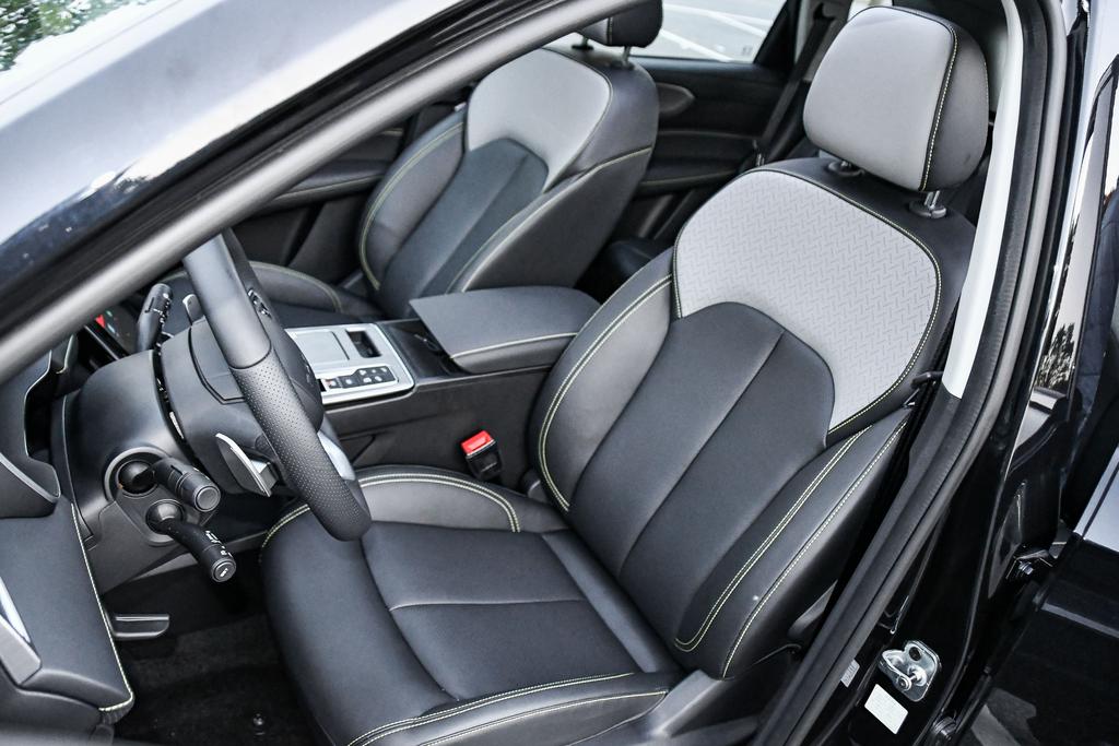 eRX5满足国六排放标准 售价区间为17.59-19.99万元