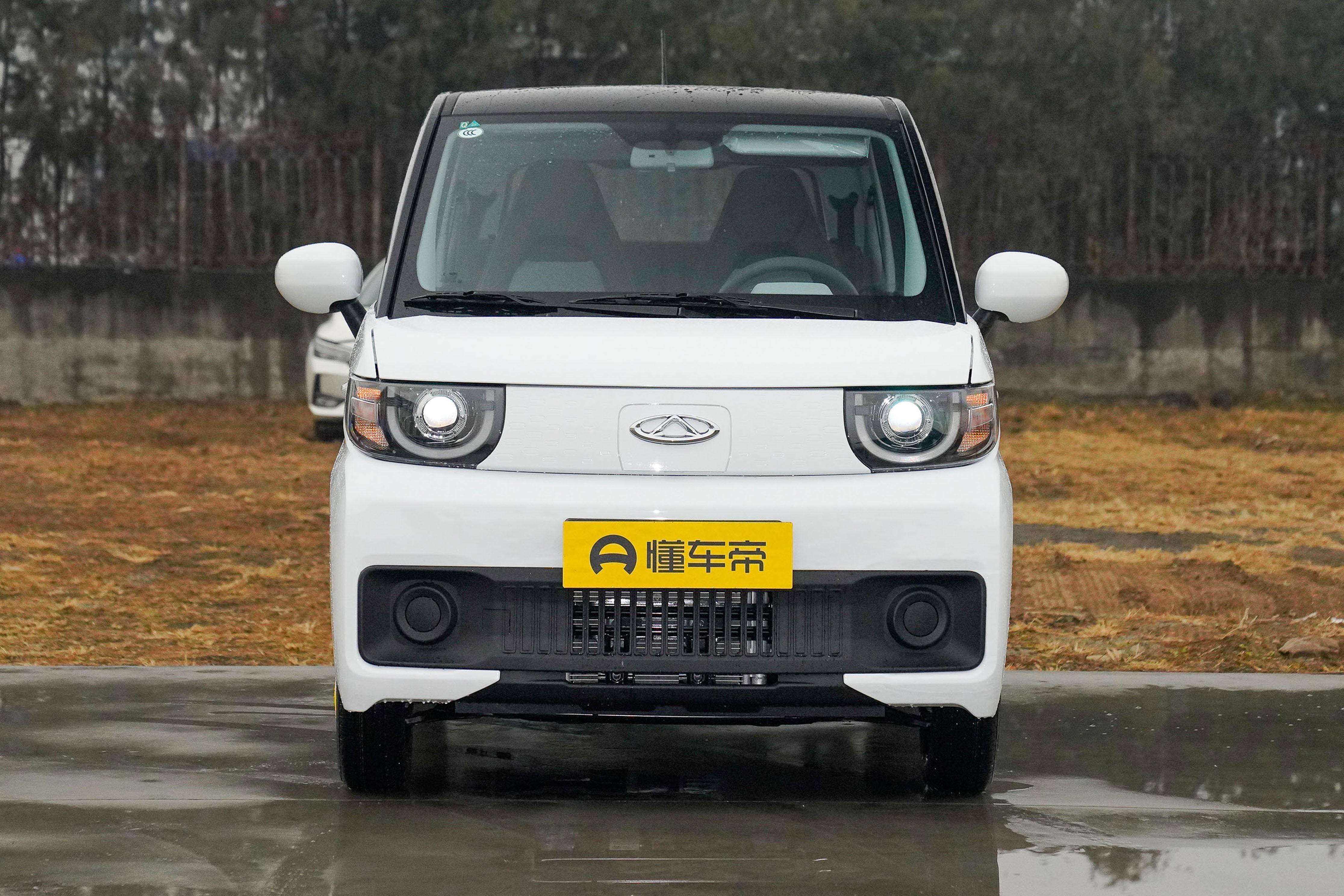 奇瑞QQ冰淇淋：纯电续航最高170km，外观可爱，适合买菜代步开