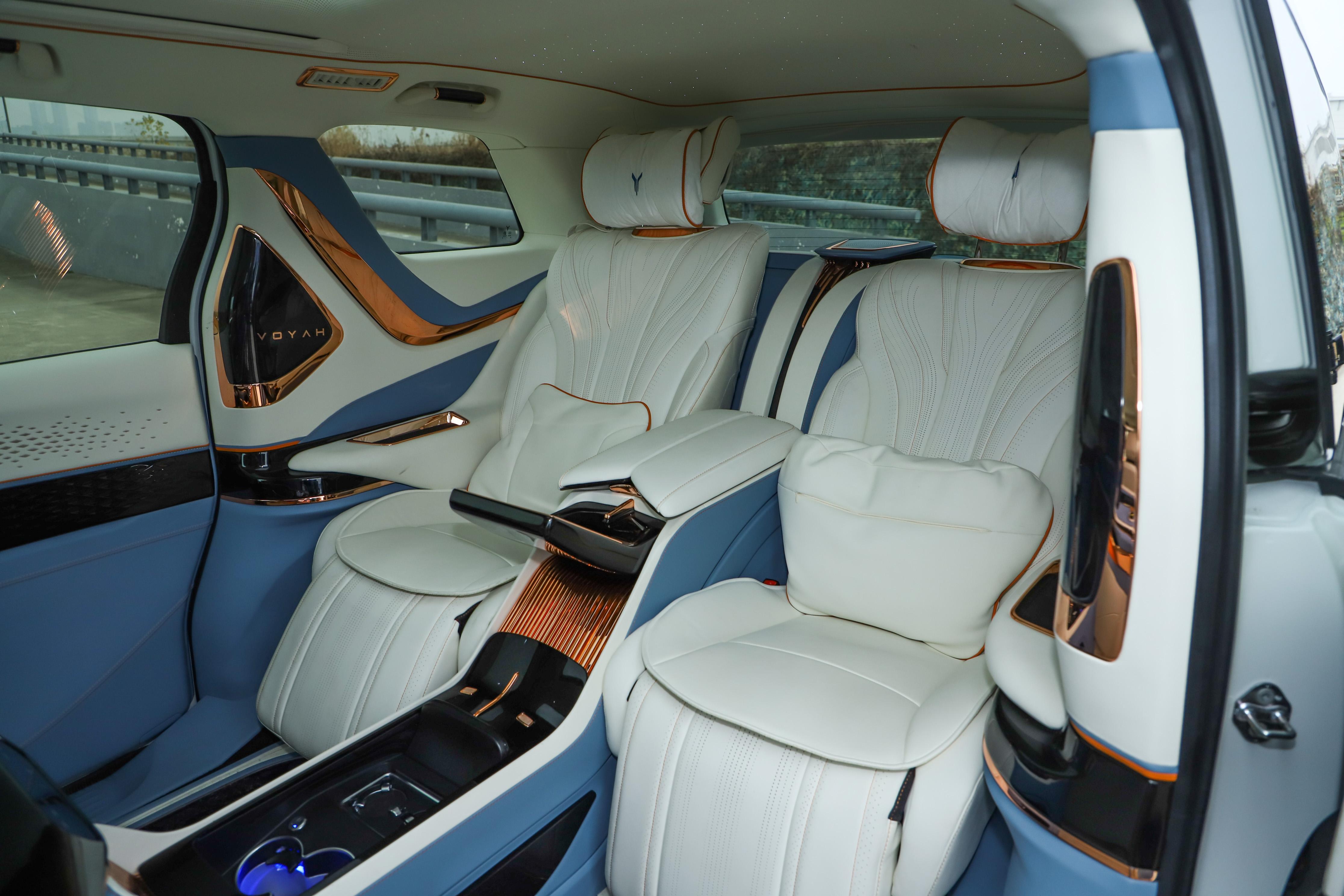 高端智能纯电动中型MPV：岚图梦想家，值得入手吗？