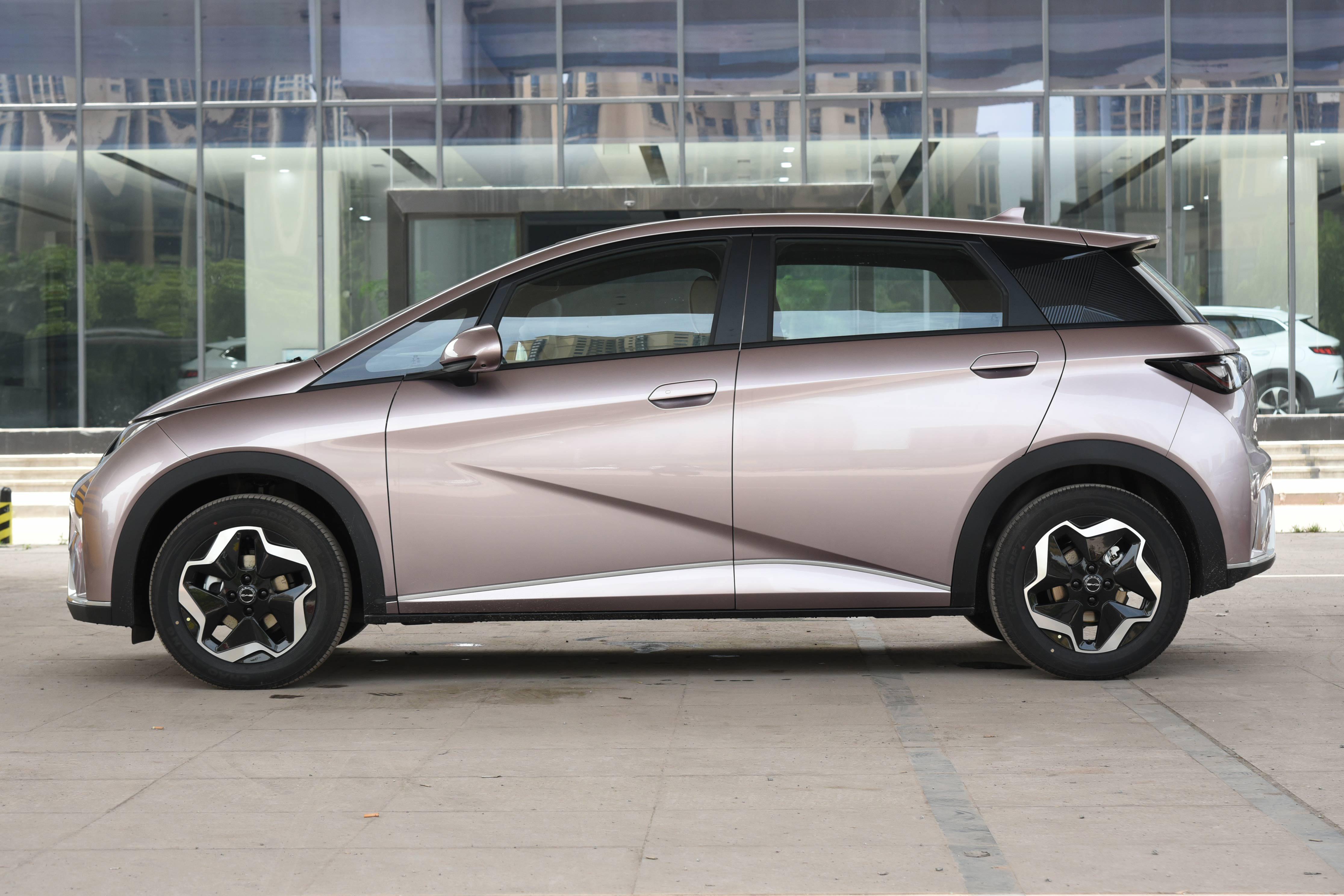 體驗比亞迪海豚，10萬級純電動車，年輕人用合適嗎，用起來貴嗎？