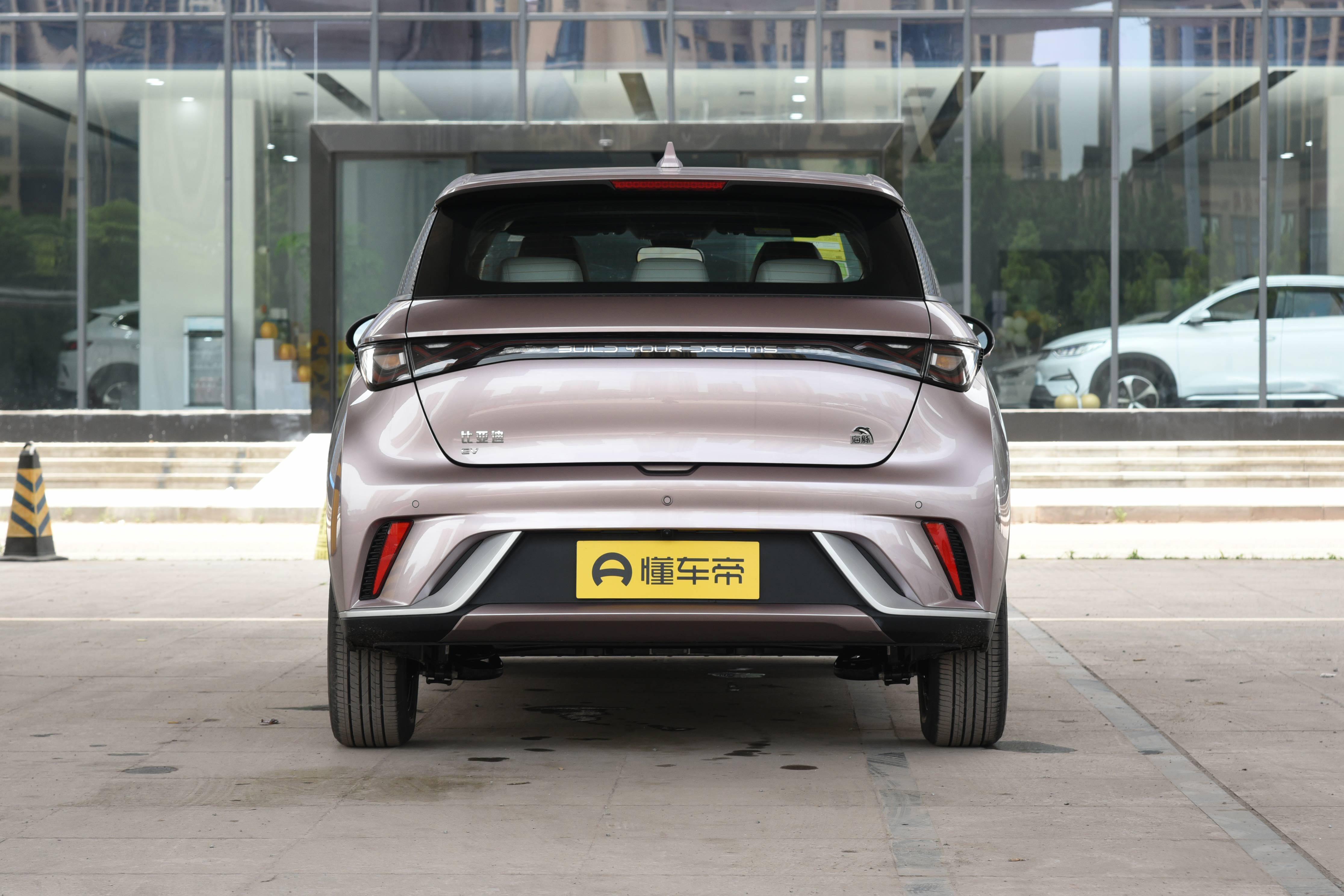 體驗比亞迪海豚，10萬級純電動車，年輕人用合適嗎，用起來貴嗎？