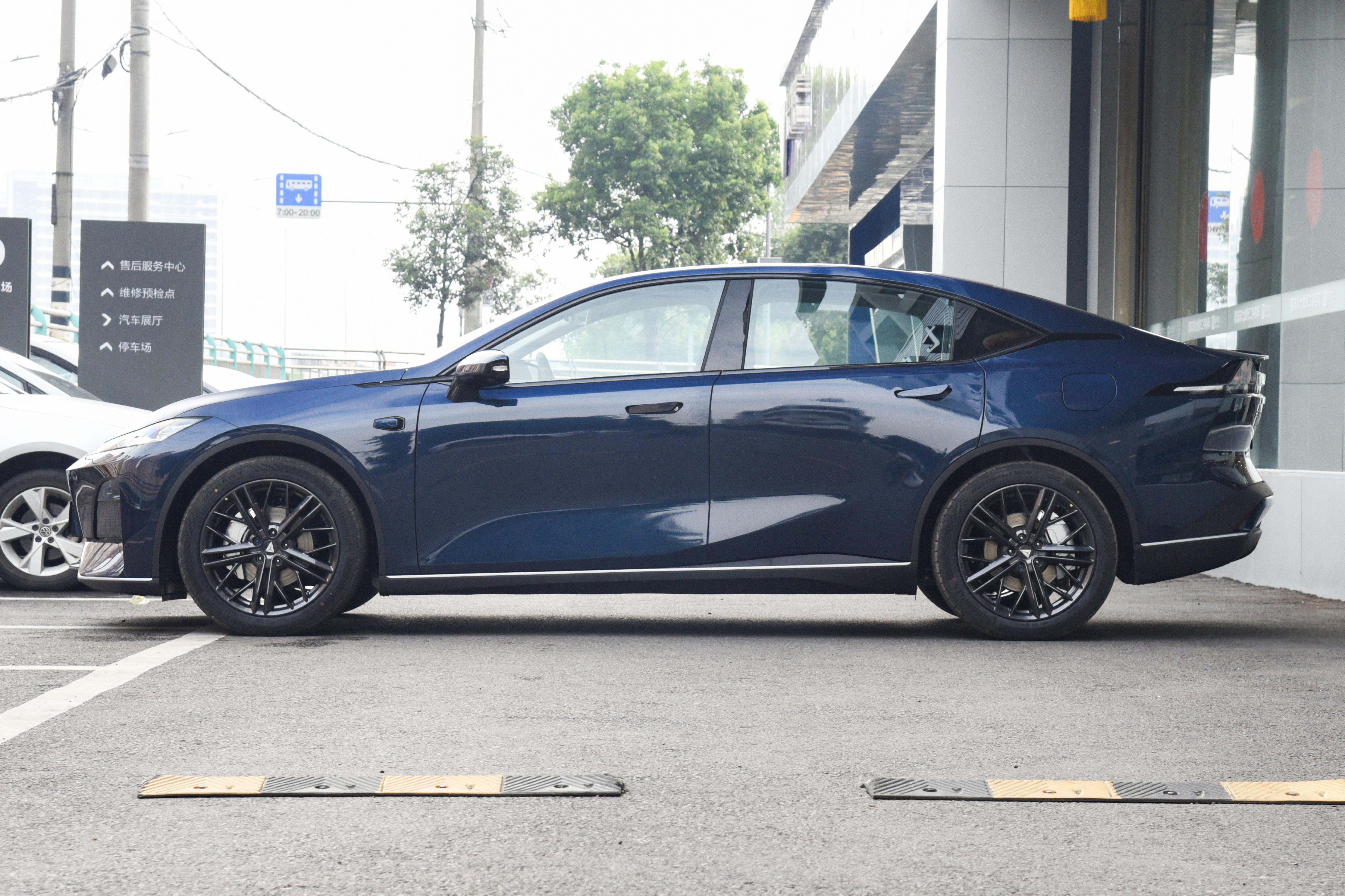 综合续航1200km，长安深蓝SL03实力不错