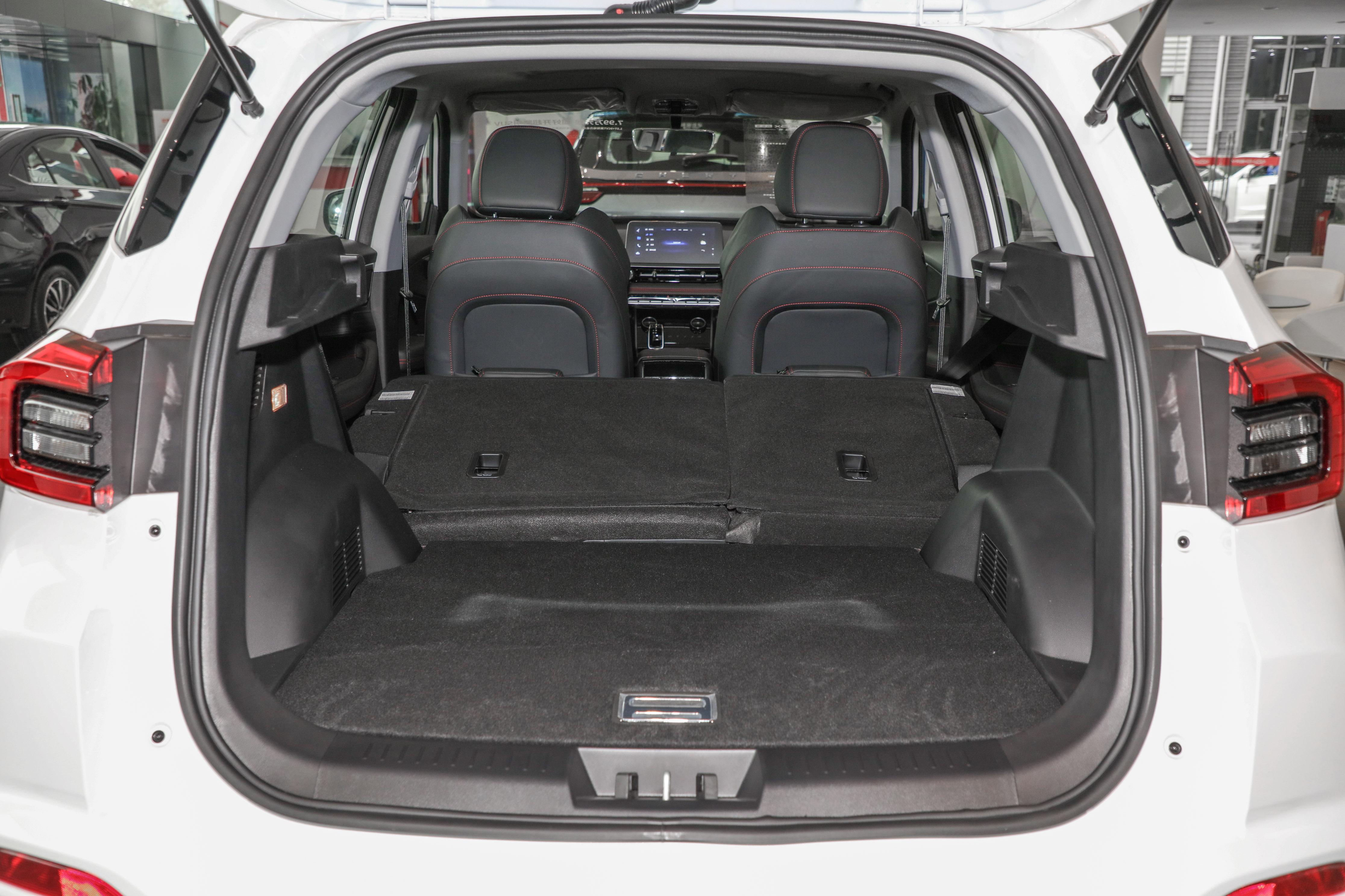 8l,起售价6.99万元,静态体验瑞虎5x