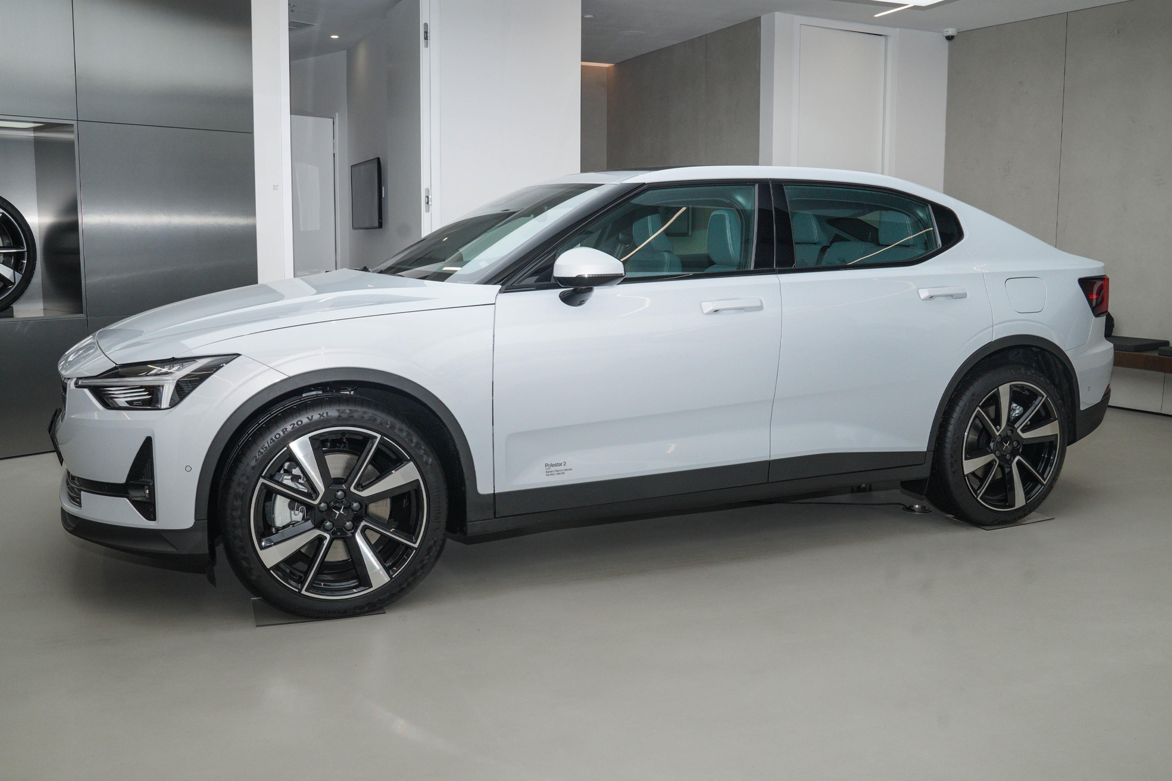 Polestar 2，纯电车型，续航485km，指导价25.78万，值得入手吗？