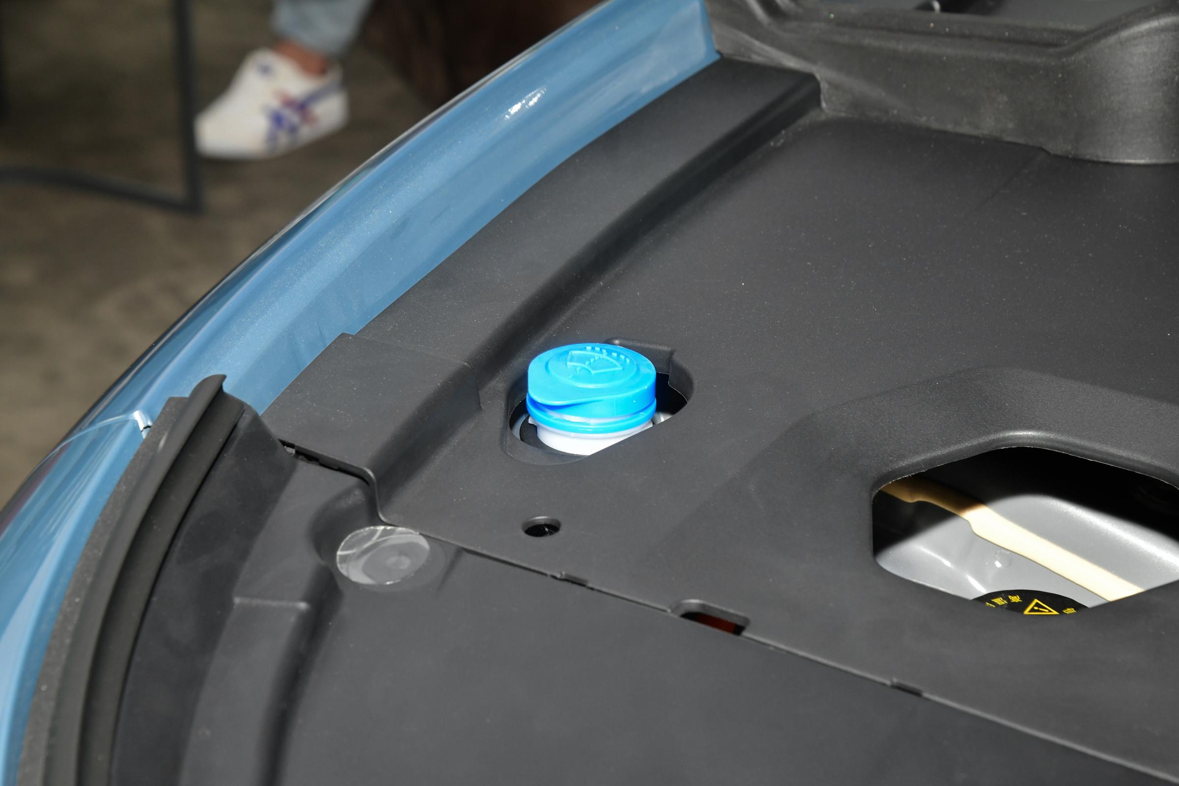 WLTC油耗仅1.3L/100km，百公里加速4.5s，岚图FREE增程版值得入手