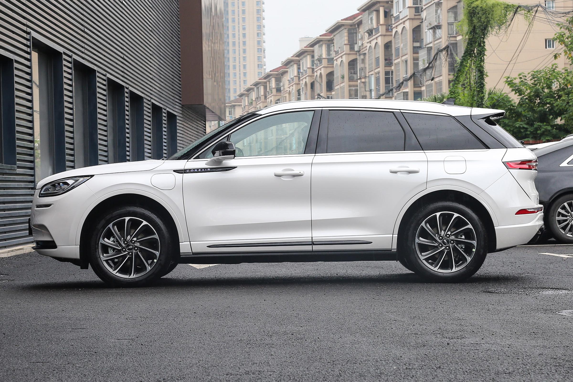 98万,竞争宝马x1 phev!林肯冒险家phev亮相海口车展