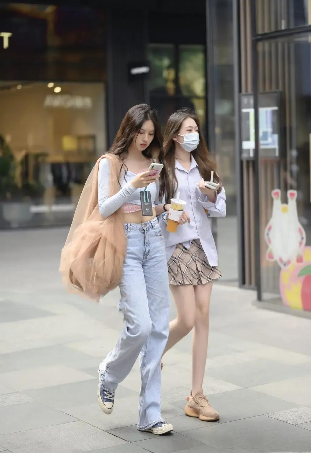 街拍美图 时尚靓丽穿搭的小姐姐合集