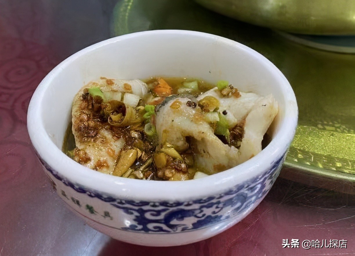 重庆酸菜鱼“鼻祖店”，藏在郊外几十公里处，葛优竟然来吃过