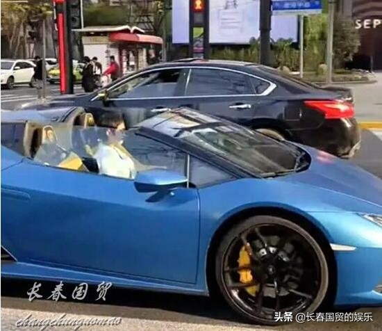 乌龙？孙俪被爆开300万豪车高调出行，网友辟谣：根本不是她