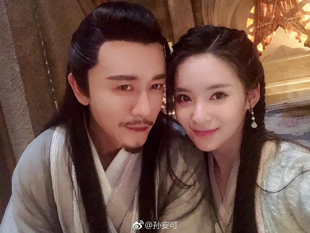 她首次闯进大众视线的是2019版《倚天屠龙记》里的杨不悔.