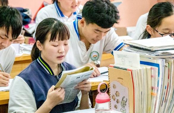 安徽高考500分无缘本科？文理分数相差超100分，让文科生怎么办