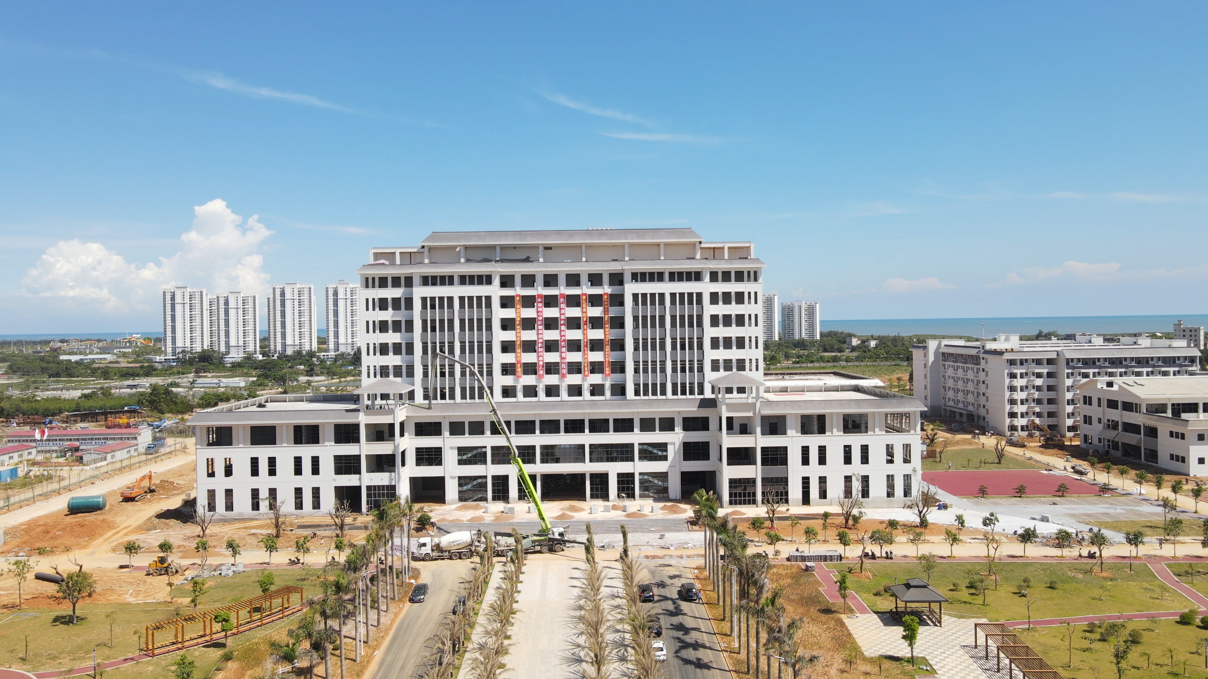 还有两个月左右,北海这所新大学就将迎来第一批大学生 了