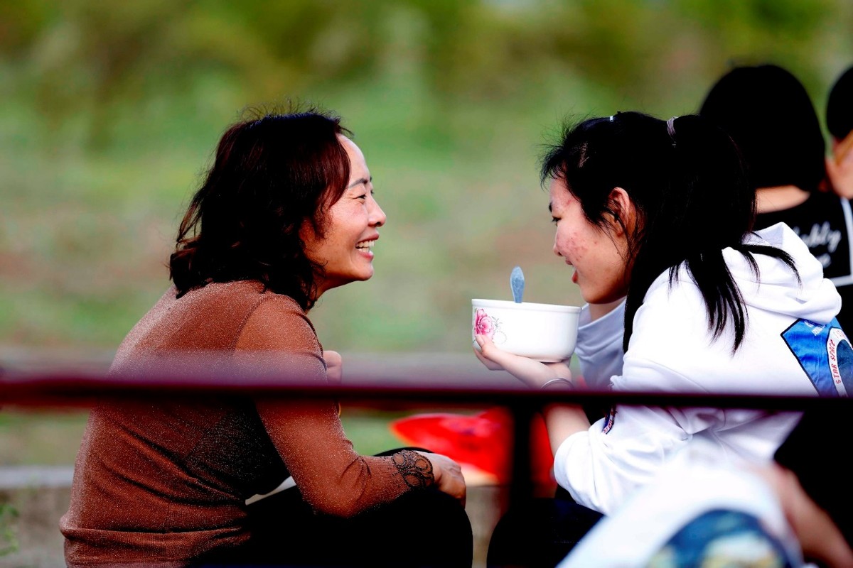 高考分数出炉，考生、家长、老师的反应，承包了我全部的感动