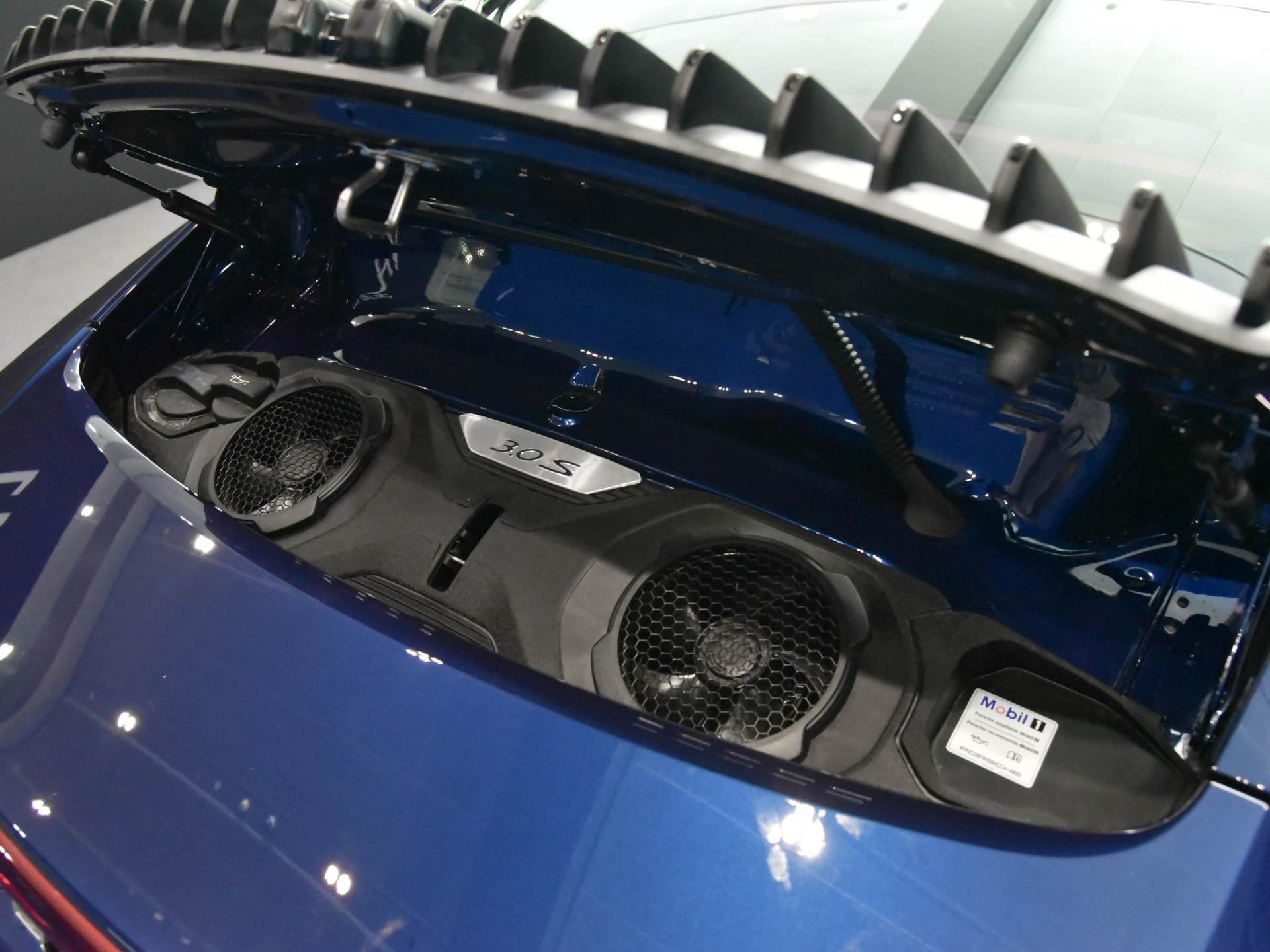 3.0T六缸的德系进口跑车，变速箱很好用，实拍保时捷911