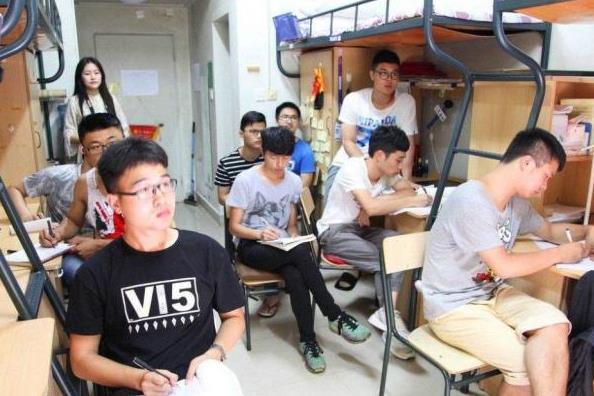 大学住宿也有“潜规则”？大学生要知晓，尤其是女同学要避免吃亏