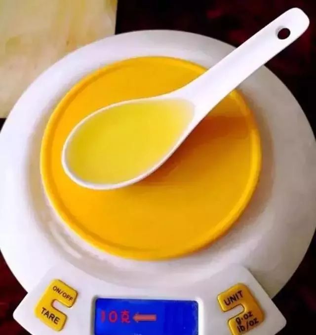 宝宝多大能吃油？适合孩子的食用油原来是这几种