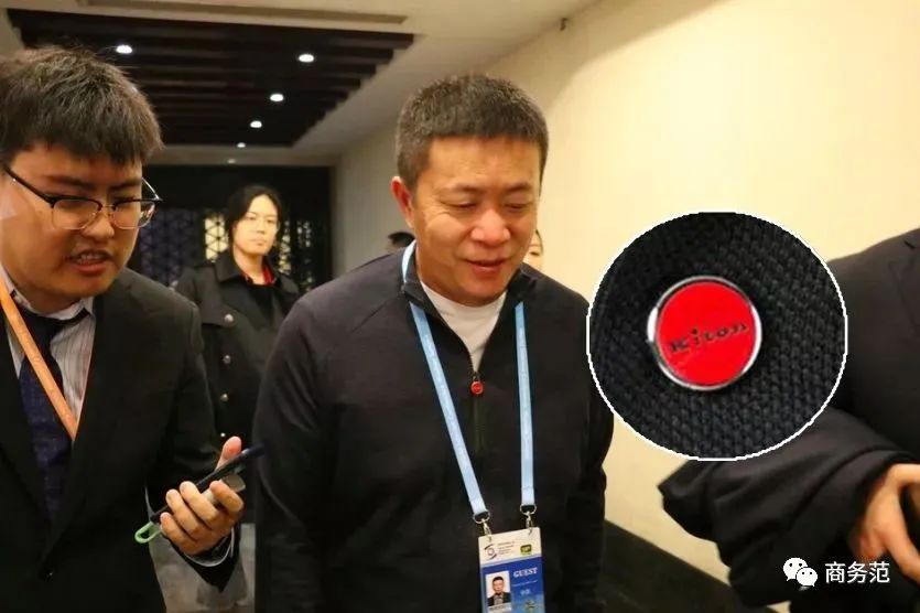 马斯克穿纪梵希变时髦，中年男富豪都爱穿什么牌子？