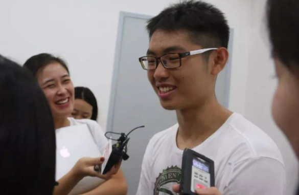 多位高考状元家庭情况曝光，太真实了，他们大多来自这一类家庭