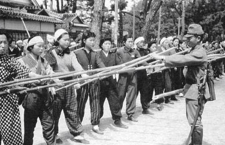 疯狂地喊“一亿玉碎”，如果同盟军真的登陆日本，日军能坚持多久？