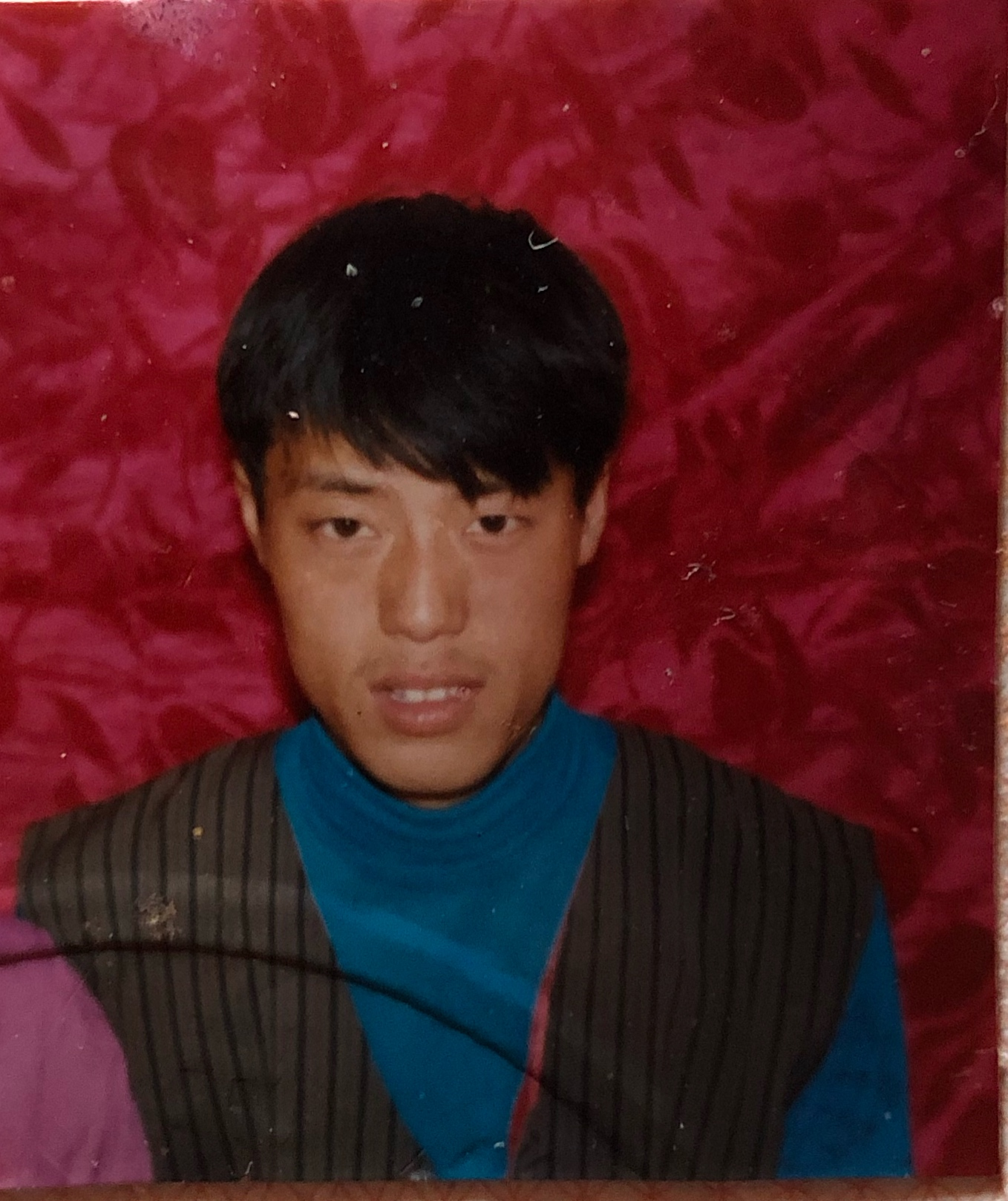 公厕沉尸案主犯再审改判死缓，左德刚妻申诉，死者家属质疑，辩护律师称“和稀泥”