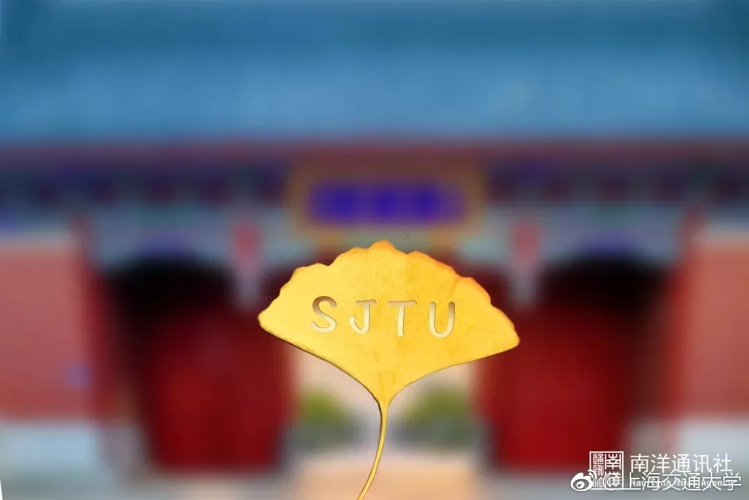 震撼!全国高校最美秋景大PK,哪所高校最最最惊艳?