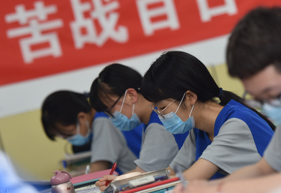 高考成绩想要达到600分，数学和语文哪个重要？班主任给出答案