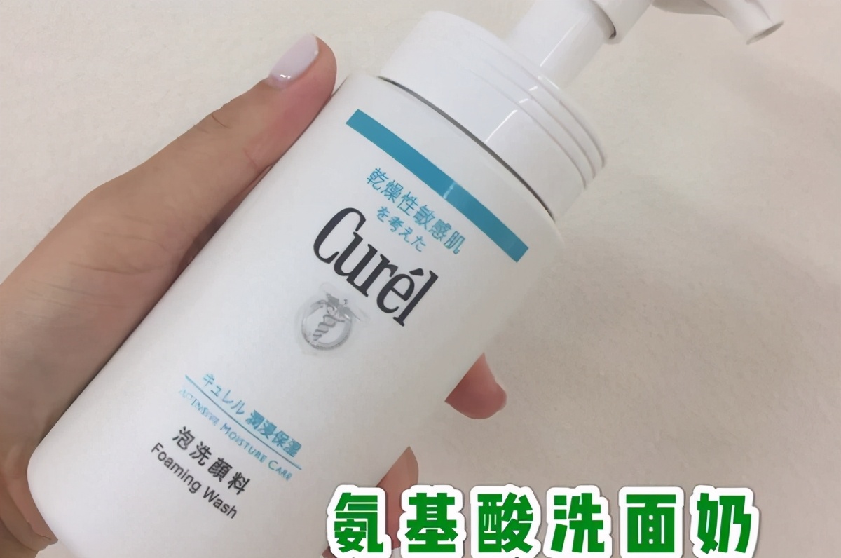 化妆卡粉怎么办？今天给你解决，其实关键在这两点