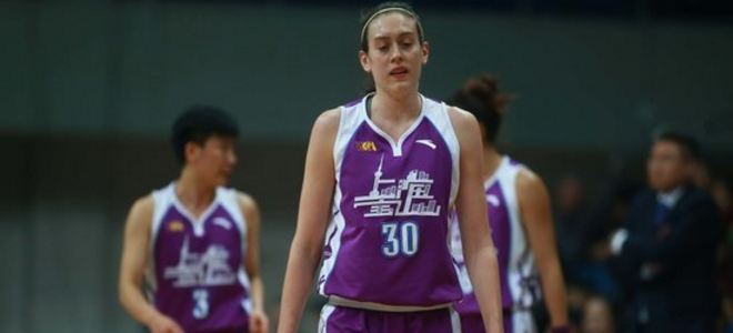 大坂直美现场观战WNBA(五人共享“年度最佳体育人物”殊荣 其中还有上海队外援)