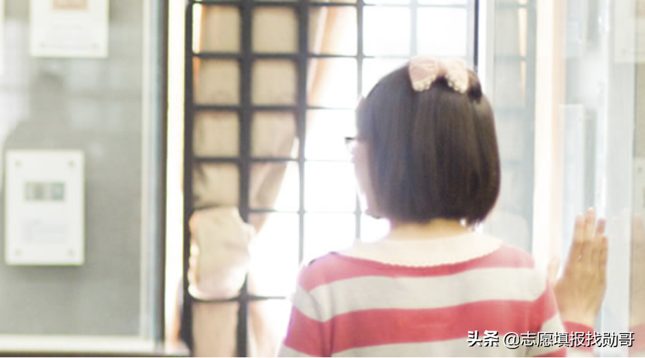 中国迁址”最成功“大学！从河南迁到武汉后，名气一路攀升