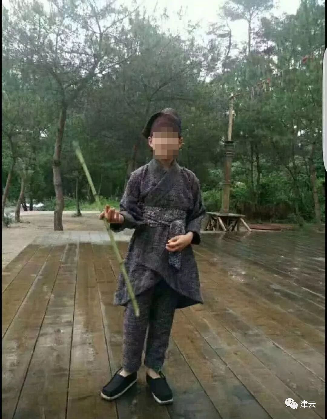 台州国际文武学校死人（浙江15岁溺亡少年家属索赔100万追责）