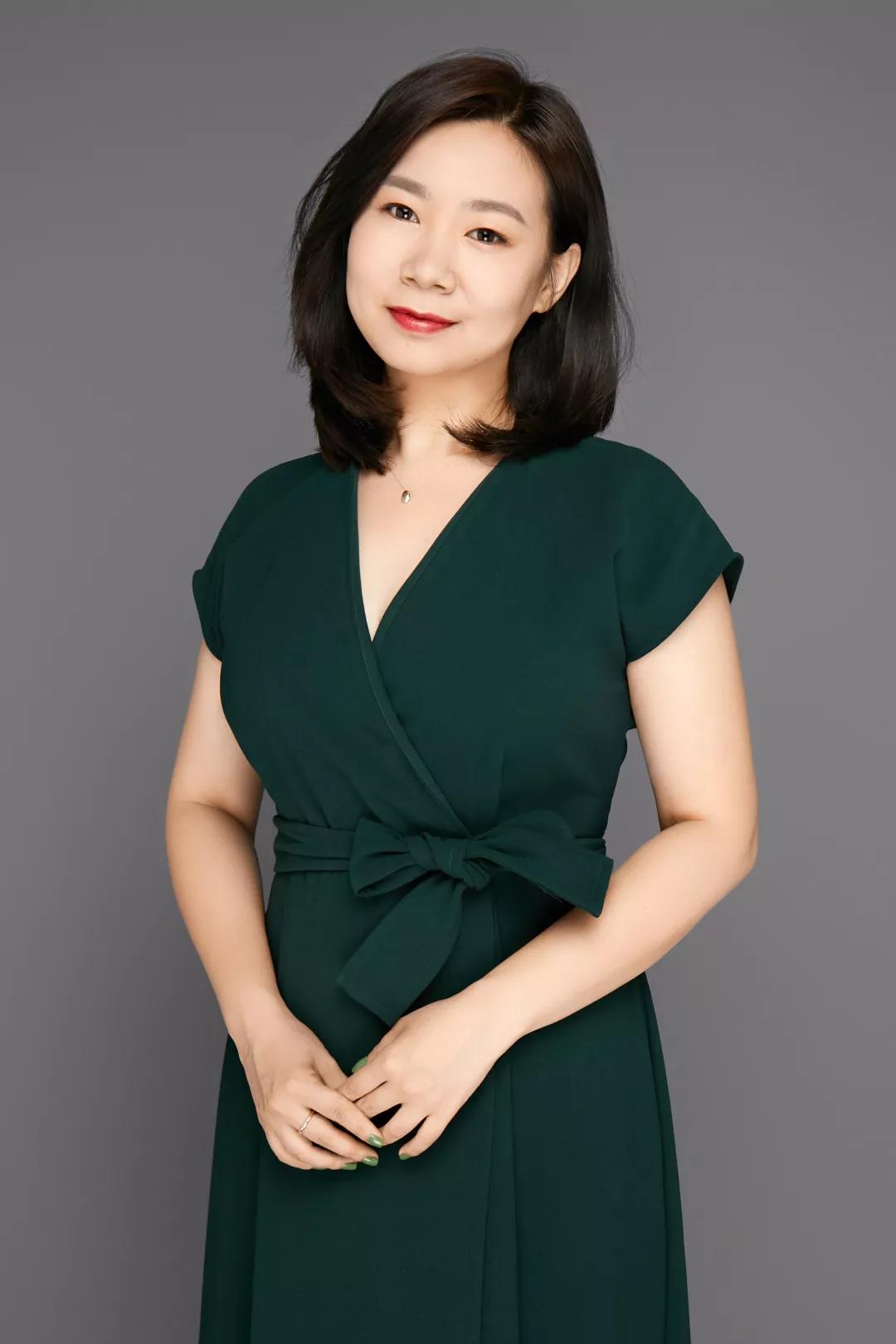 神仙颜值！她远赴波兰任教，给外国人教外语，回国后入职上海