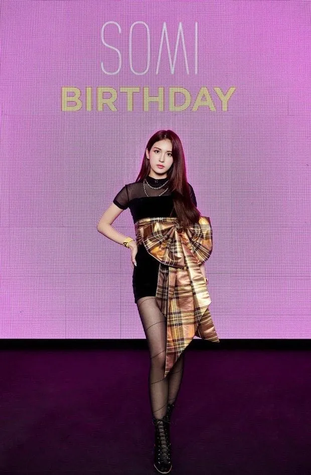 SOMI说自己不后悔离开JYP?有何隐情;星船新女团成员酷似LISA?
